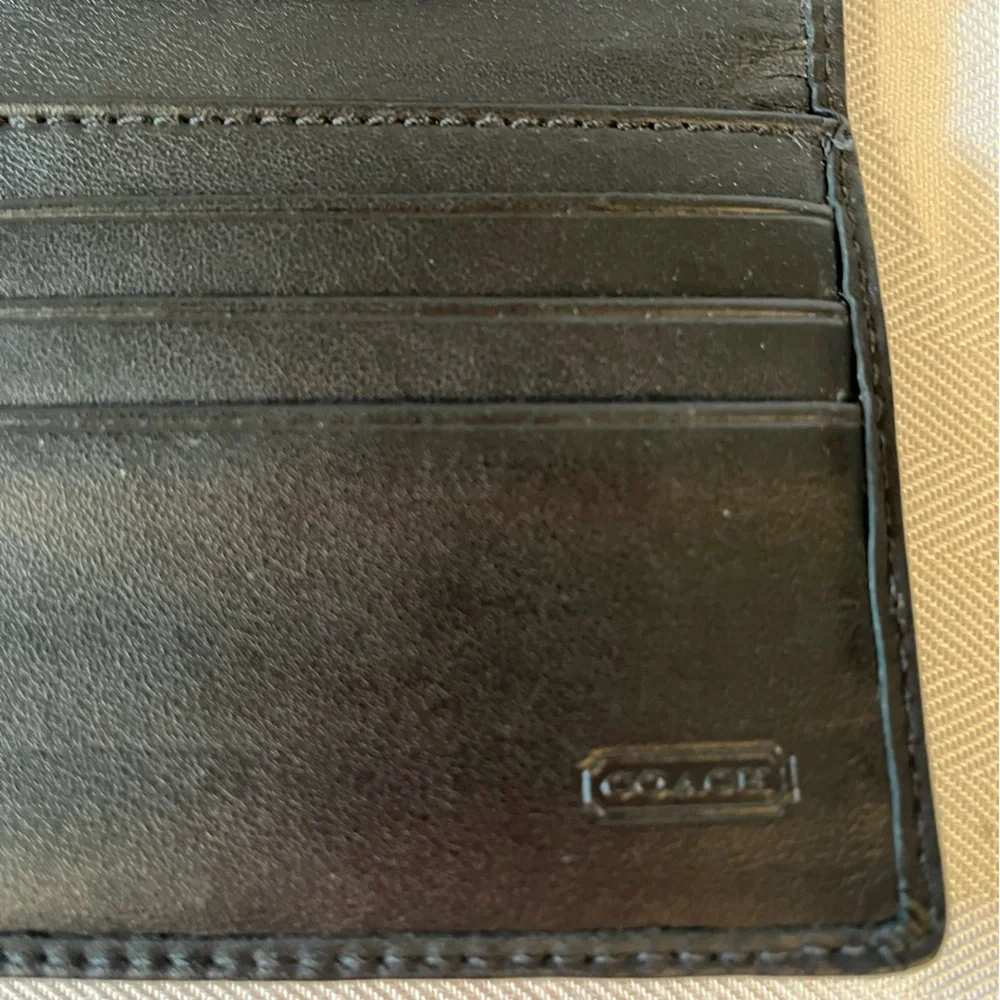 COACH black leather Gold‎ Signature snap close, organizer, coin zip wallet